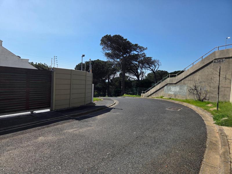To Let 2 Bedroom Property for Rent in University Estate Western Cape